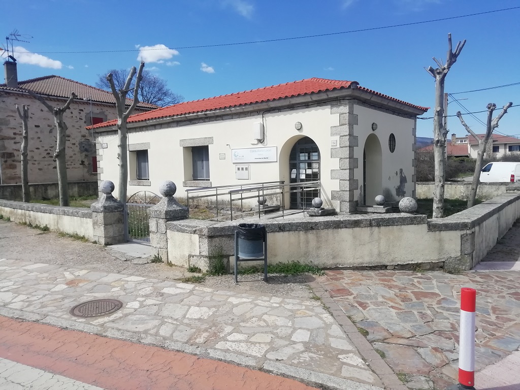 Consultorio de Aoslos. Antiguas escuelas