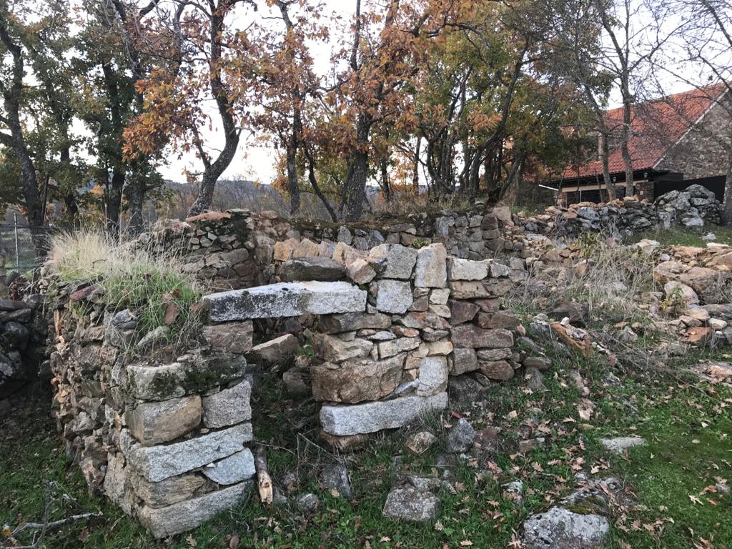 Corrales de sementales en Aoslos