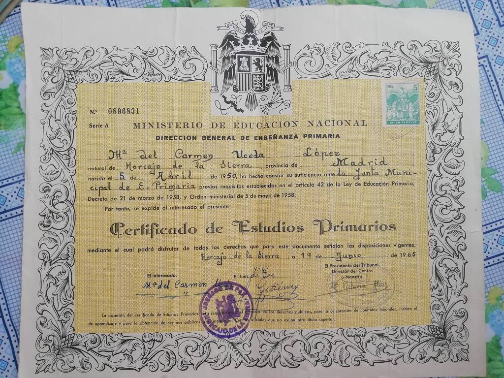 Certificado estudios Carmen Uceda