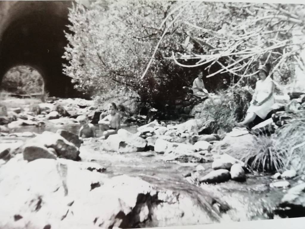 Javier Jiménez y su hermano Dámaso en río Madarquillos
