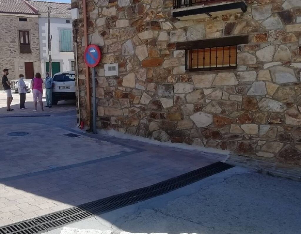 Plaza del Ayuntamiento en Horcajo. 2021