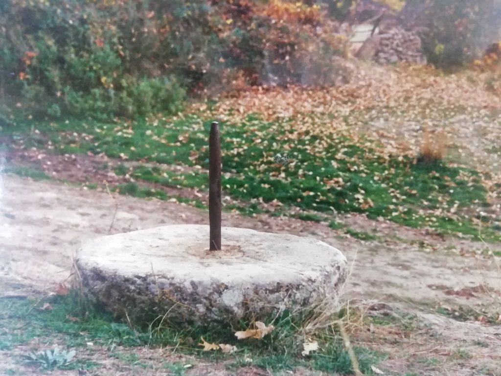 Antiguo reloj de la reguera de Horcajo de la Sierra