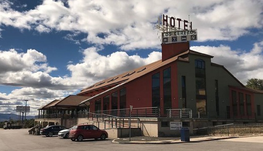 Hotel Los Cerezos (puerta)